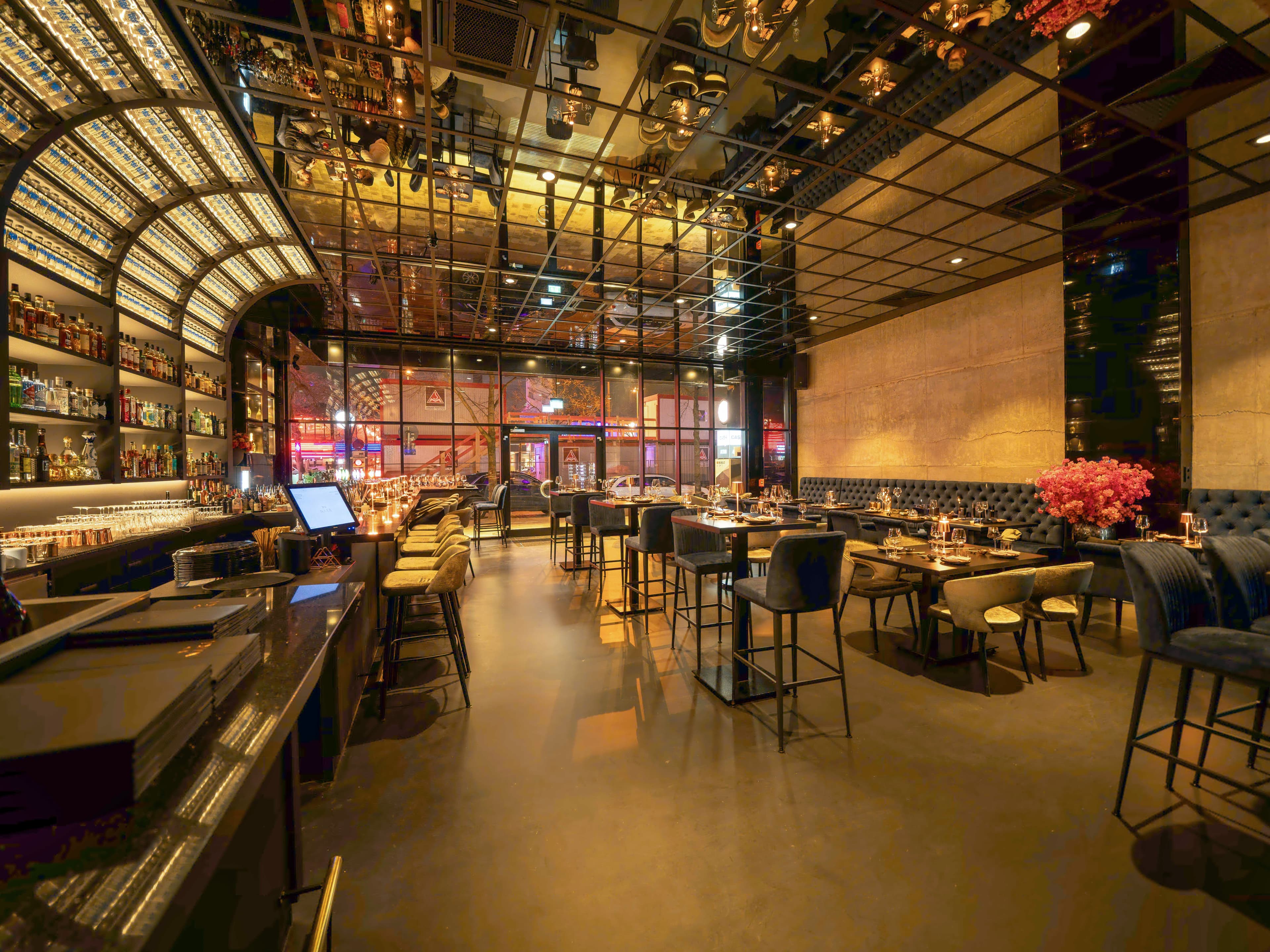 SUSHI RESTAURANT